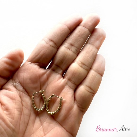 Gold Tone Long Square Crystal Necklace with Artistic Earrings - Picture 14 of 14